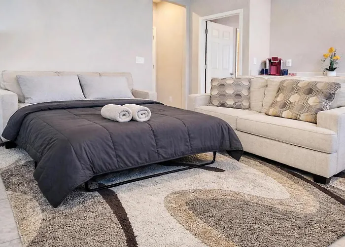 Spacious Desert Minutes To Phoenix Fun - Pet Friendly! Avondale