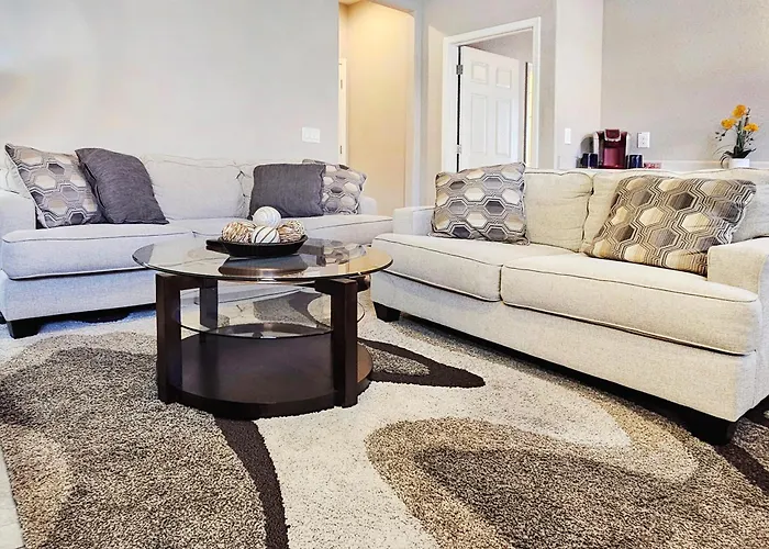 Apartment Spacious Desert Minutes To Phoenix Fun - Pet Friendly!
