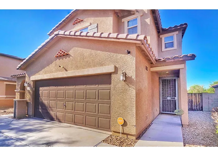 Spacious Desert Minutes To Phoenix Fun - Pet Friendly!